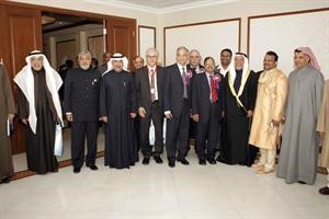 نائب وزير شؤون الديوان الاميري الشيخ علي الجراح ودمحمد الهيفي والسفير الهندي ساتيش ميهتا وعدد من الحضور﻿