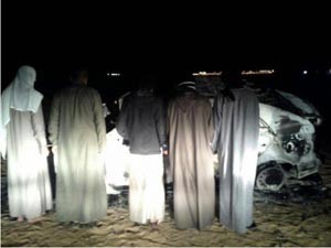 بالفيديو.. 5 شبان يسرقون سيارة ويحرقونها بعد التقحيص بها في السعودية