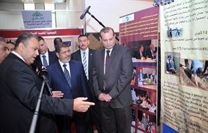 الرئيس د محمد مرسي خلال حضوره المنتدى الاول للمجتمع المدني والمنظمات غير الحكومية في القاهرة امس الاول افپ