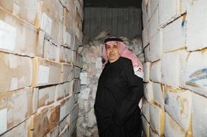 الخالدي يعاين اللحوم ﻿