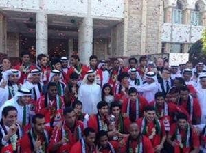 الشيخ محمد بن راشد مع ابطال خليجي 21
