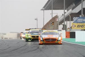 ثلاث من بين اربع سيارات SLS AMG GT3 تفوز بمراكز
ضمن العشرة الاوائل
