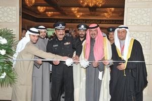الشيخ طلال الخالد ودمصطفى الزعابي وعبدالله الكندري وزيد المنيفي يفتتحون المؤتمر﻿