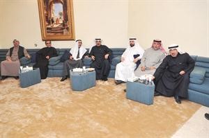 بعض رواد ديوان لاري﻿