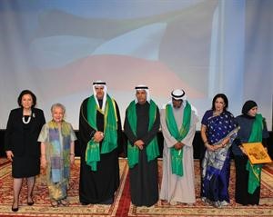 الشيخ سلمان الحمود خلال افتتاح اسبوع الحرف التقليدية لاسيا والمحيط الهادي

