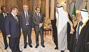 حديث باسم بين صاحب السمو الامير الشيخ صباح الاحمد وصاحب السمو الملكي الامير سلمان بن عبدالعزيز والرئيس المصري دمحمد مرسي بحضور الرئيس الموريتاني ونائب الرئيس العراقي
