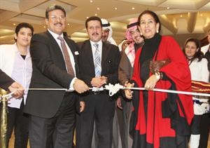 الشيخة شيخة العبدالله تشارك الحضور افتتاح المؤتمر﻿