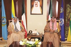 سمو ولي العهد الشيخ نواف الاحمد خلال لقائه زيد العازمي﻿