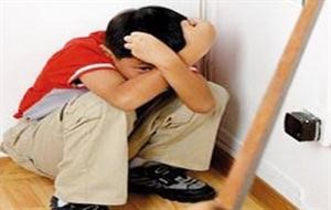 نتائج العنف ضد الأطفال.. شخصيات مكتئبة.. متطرفة.. عنيفة