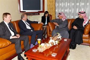سمو الشيخ جابر المبارك مستقبلا اللورد مارلند اوف اودستوك بحضور الوزير انس الصالح
