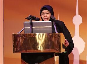 دمريم عبداللطيف تتحدث في المؤتمر﻿