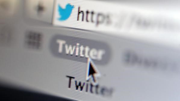 بعد تغيير  كلمة e-mail الى courriel فرنسا تحظر استخدام كلمة "هاشتاغ"