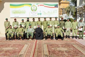 العميد محمد الفرحان متوسطا المشاركين في دورة التاهيل الاعلامي﻿