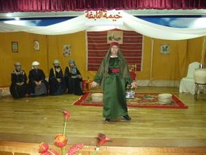 اداء رائع في مسرحية خيمة النابغة﻿