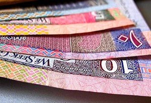 مواطن يبلغ عن سرقة 750 ديناراً من حسابه البنكي و900 دينار طارت من مركبة مغربية في الصالحية