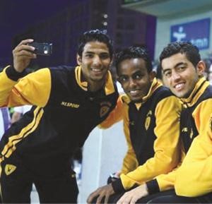 ضار ي سعيد يتوسط طلال العامر ومحمد راشد
