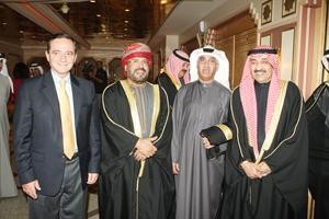 جاسم الخرافي وسفراء الامارات وعمان والاردن خلال الاحتفال
