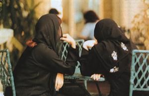 عالم الفتيات مليء بالاسرار