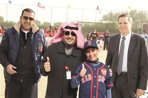 الشيخ ضاري الفهد مع السفير الاميركي ماثيو ثويلر
