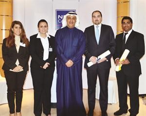 صلاح الفليج متوسطا عددا من الحاصلين على شهادة CFA﻿
