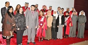 لقطة جماعية لموظفي التجاري المتدربين﻿