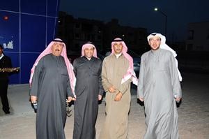فيصل الانصاري وخالد الهاجري واسحاق الكندري امام الفرع الجديد﻿