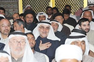 النائب احمد لاري مع الحضور
