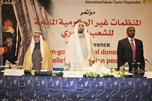 دعبدالله المعتوق متوسطا يوسف الحجي والسفير عطا المنان﻿