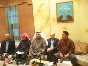 المشاركون في الندوة﻿