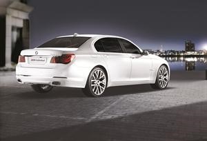تصميم عصري في سيارة BMW الفئة السادسة﻿