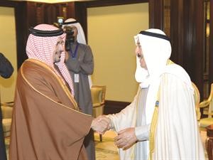 صاحب السمو الامير الشيخ صباح الاحمد اثناء استقباله صاحب السمو الملكي الامير سلمان بن حمد ال خليفة﻿