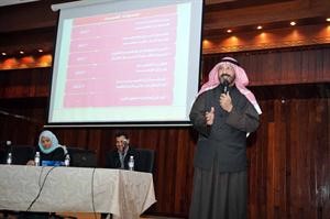دمصعب الصالح محاضرا على مسرح التربية	سعود سالم﻿