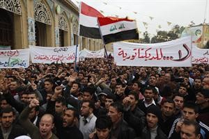صورة ارشيفية لتظاهرة شارك فيها عشرات الالاف من العراقيين ضد المالكي في بغداد الجمعة الماضية﻿