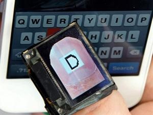 «NailDisplay» حل لمشكلة الكتابة على الشاشات اللمسية
