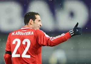 نجم الاهلي محمد ابوتريكة ودع الاهلي وانتقل الى بني ياس الاماراتي
