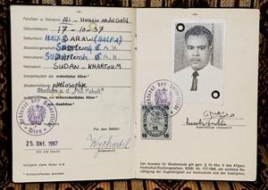 صورة لجواز سفر قديم