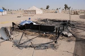 الخيمة وقد التهمتها السنة اللهب﻿