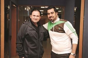 احمد الموسوي مع المخرج نايف الكندري 	فريال حماد﻿