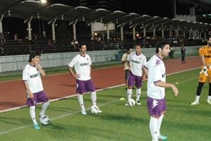 نجوم الازرق يتدربون في بانكوك