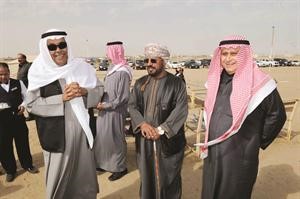 حديث باسم بين الفنان سعد الفرج والسفير سالم المعشني والزميل احمد بهبهاني