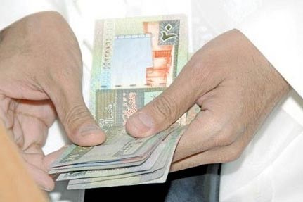 سيلاني خان معزبه راعي مكتب الخدم بـ 21 ألف دينار و وافدة تتهم زوجها بسرقة مجوهراتها في الدعية
