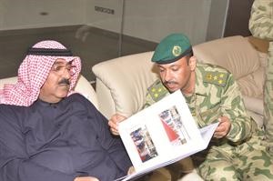 الشيخ مشعل الاحمد يطلع من العميد محمد الفرحان على بعض انشطة الحرس﻿