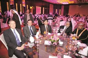 جمع من سفراء الدول والديبلوماسين خلال الحفل﻿