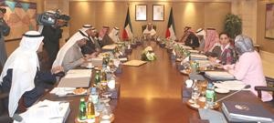 سمو رئيس مجلس الوزراء الشيخ جابر المبارك مترئسا جلسة مجلس الوزراء امس﻿