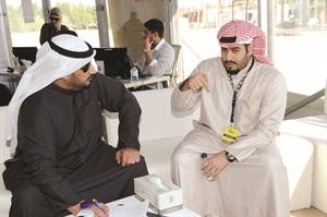 فايز الرشيد متحدثا للزميل عادل الشنان ﻿