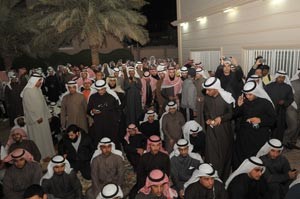 «الأغلبية» تنظم مسيرة احتجاج على الحكم بسجن الصواغ والداهوم والطاحوس