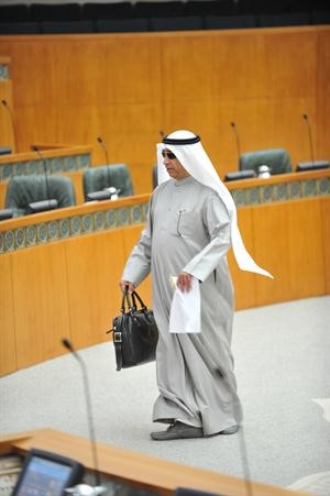 معادل الخرافي اثناء دخوله القاعة