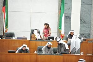 درولا دشتي على المنصة