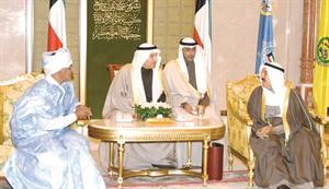 صاحب السمو الامير الشيخ صباح الاحمد مستقبلا السفير الموريتاني الجديد لدى تسلم سموه اوراق اعتماده

