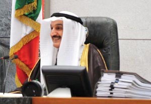 امين سر مجلس الامة كامل العوضي مترئسا جانبا من جلسة امس متين غوزال